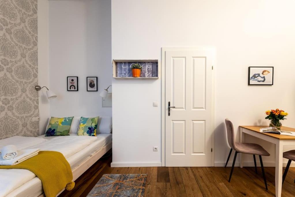 וינה Compact Studio Near Center By Hm מראה חיצוני תמונה